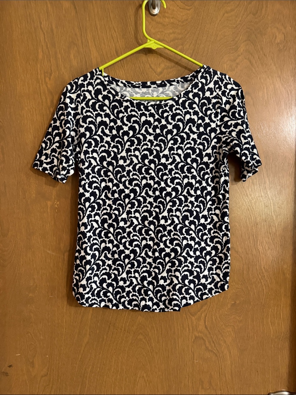 Ann Taylor Loft Navy and White Vintage Soft Short Sleeve Scroll Print Tee